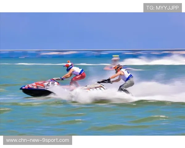 水上摩托比赛，速度与激情的极致体验，水上摩托表演