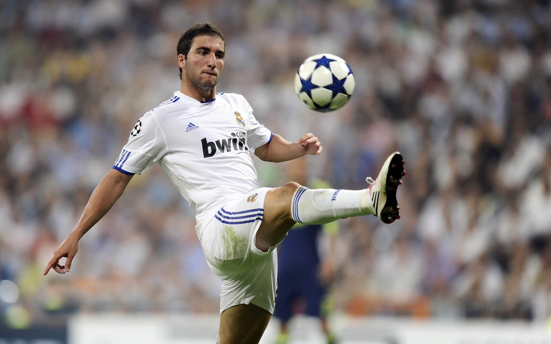 九游娱乐在线-西甲裁判语义识别系统提升VAR判罚准确率，足球var裁判有几个