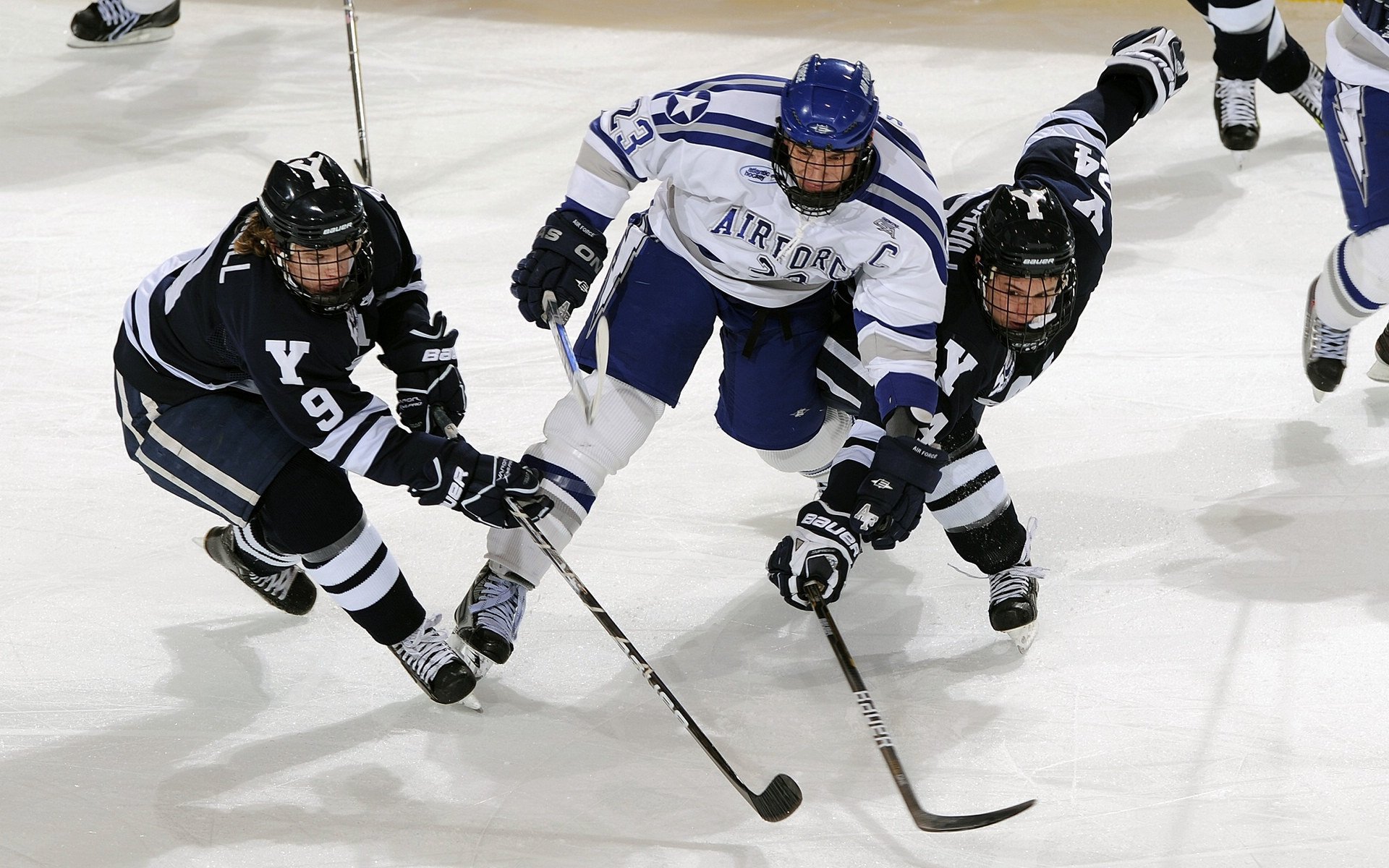 九游官网入口-三年滑行段对比：中方控制更精准